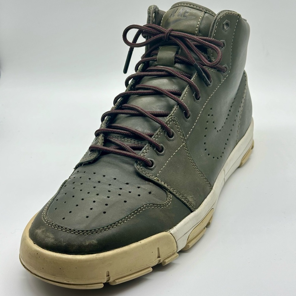 Nike Air Royaltna MD Premium QS